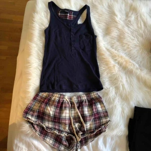  - Sovklädes-set från Ginatricot.