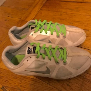 Nike  - Fräscha och sparsamt använda 