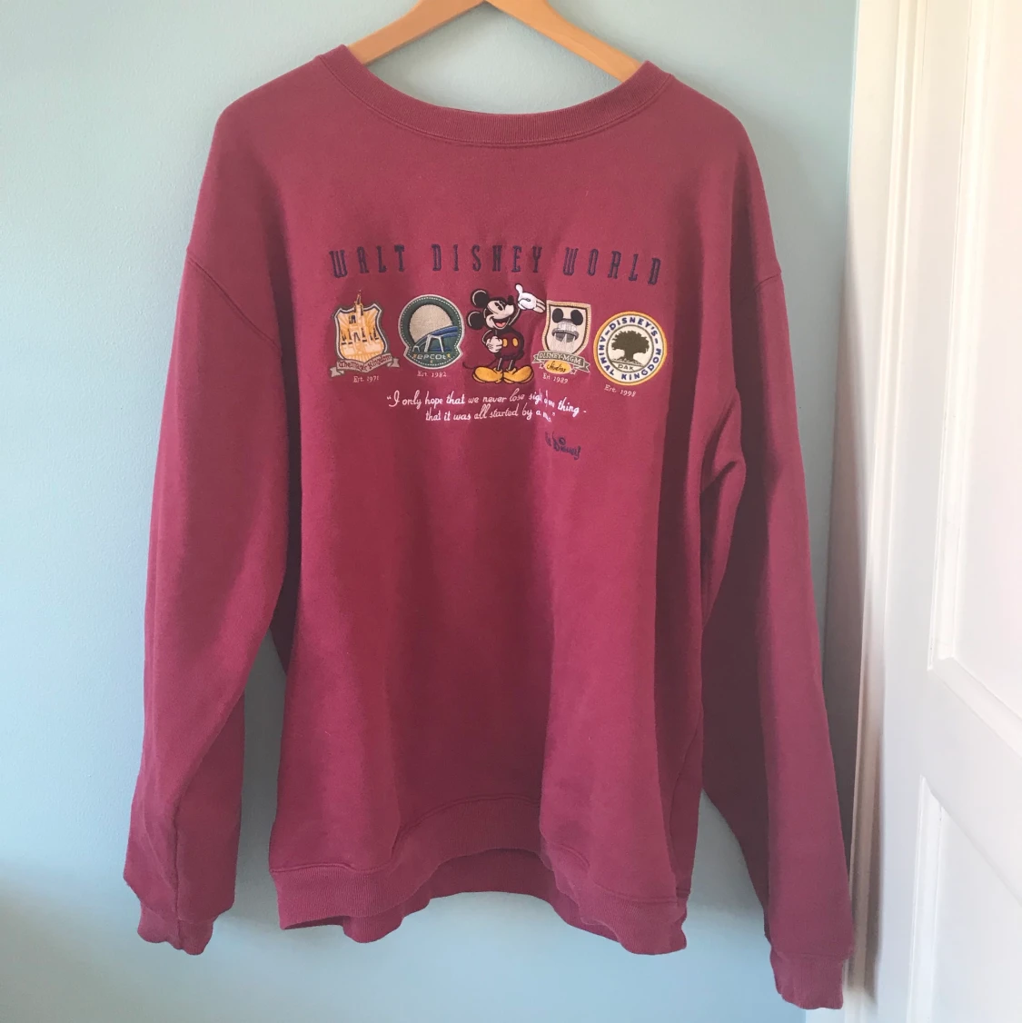 Röd sweatshirt