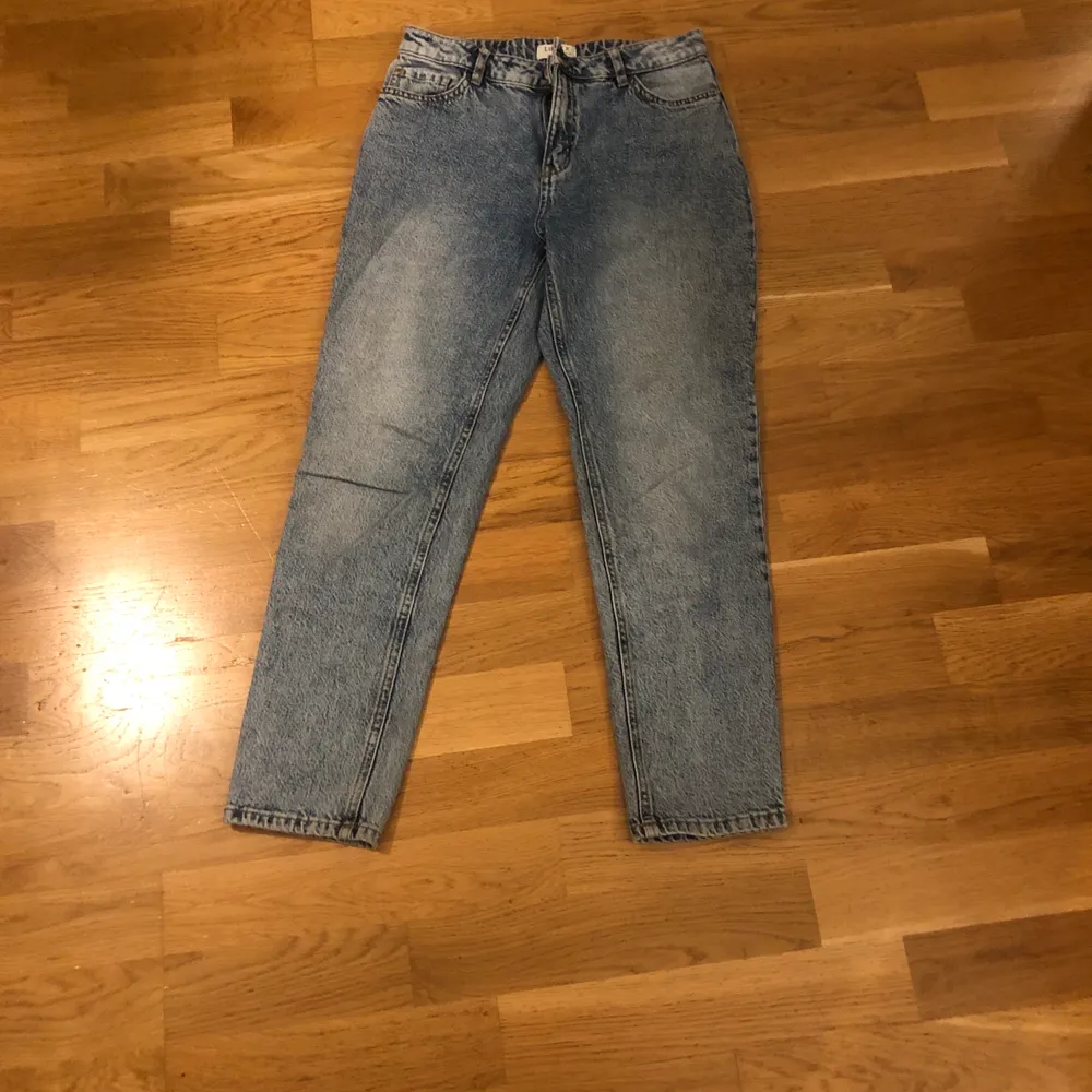 Ett par mom jeans, str: 152 pris: 70kr+frakt . Jeans & Byxor.