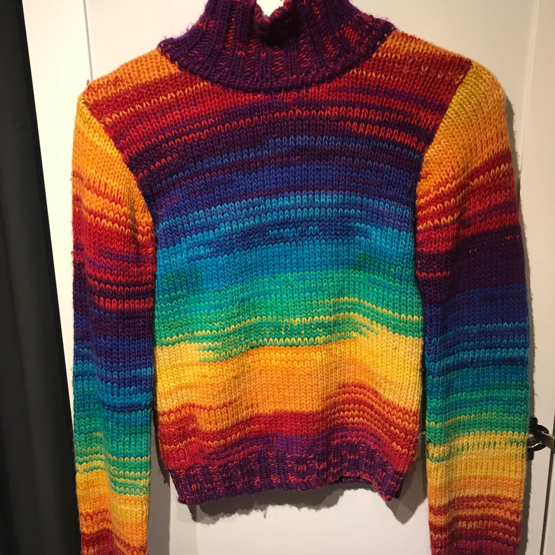 Regnbågsfärgad tröja🌈