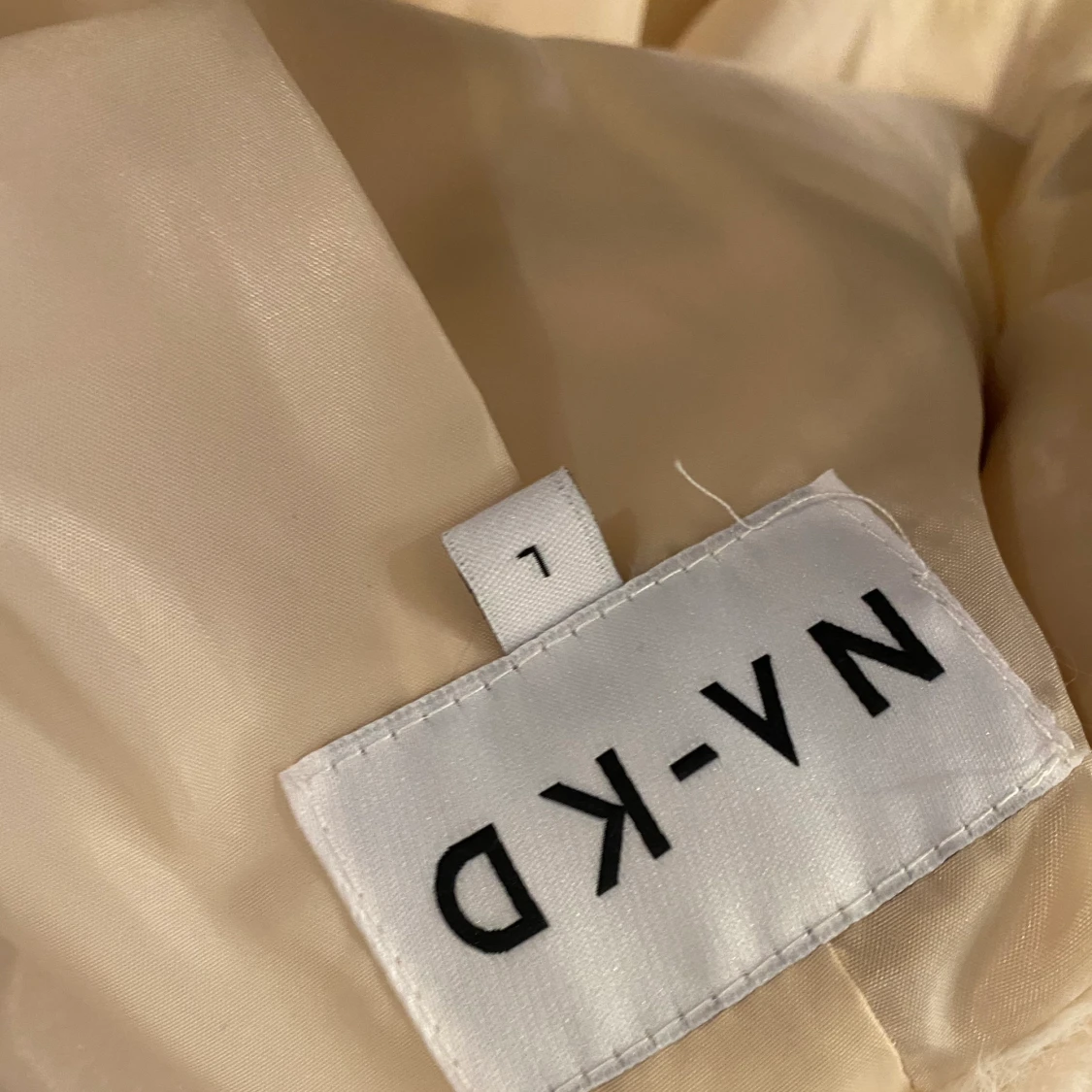 Ljusrosa/vit jacka  - 91