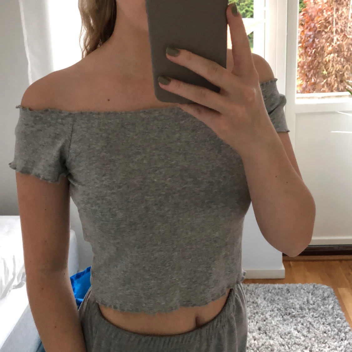 Grå offshoulders tröja från HM