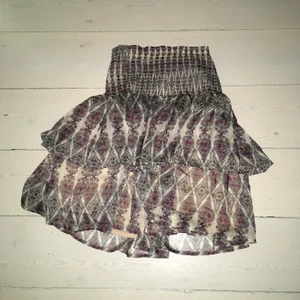 Volangkjol - Volangkjol från märket Sophie schnoor, stl m, köpt för ca 1100