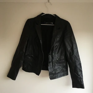 skinnjacka  - skinnjacka från Freaky Nation storlek M