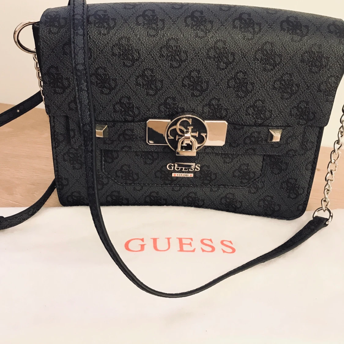Guess och dkny 