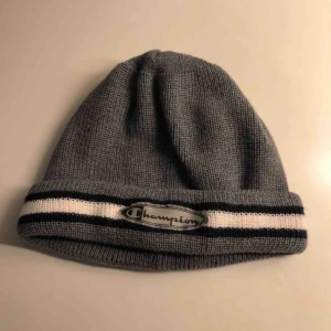  - Vintagemössa från Champion. 90-tal. Stor i modellen.  Med denna ser du ut som en snubbe i Breaking Bad 🔥