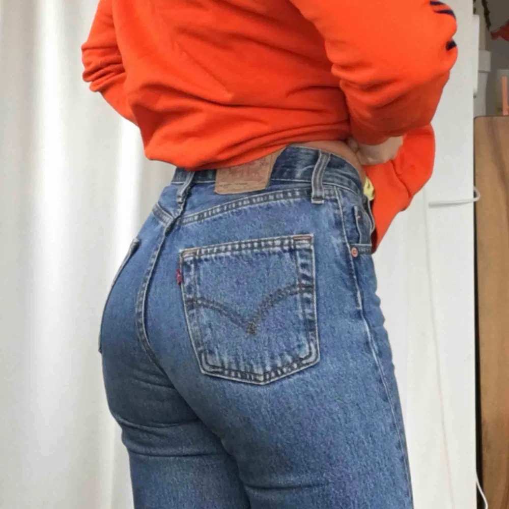 Skitsnygga jeans från Levis. Mycket bra kvalité. Köparen står för frakt💘💘. Jeans & Byxor.