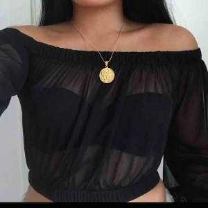 Meshtopp - Jättefin mesh topp från Missguided strl 34. Endast använd en gång då den är för liten för mig:( kan sänka pris vid snabb affär 