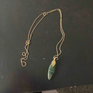  - Green Stone neackles