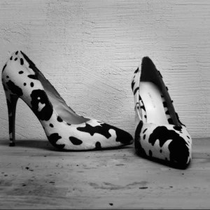  - Oanvända Pumps från Jennie Ellen, strl 36 Skickat mot att köparen betalar frakt 