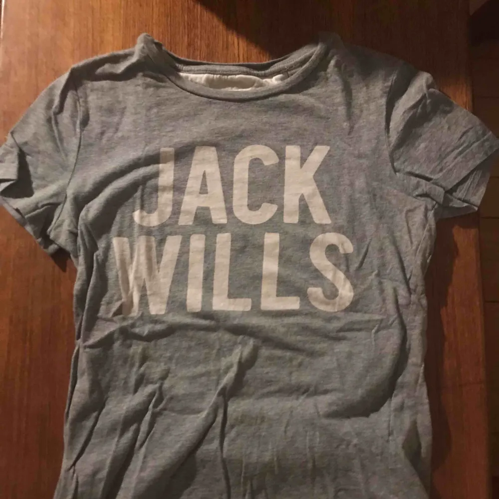 Jack wills tshirt, köpt england, andvänd 1 gång. Skjortor.
