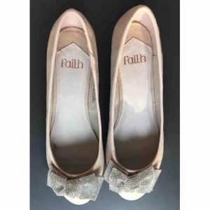  - Nya! Ballerinaskor från Faith Storlek 37 Pris 100kr  Hämtas i Bromma eller skickas, köparen står då för frakt