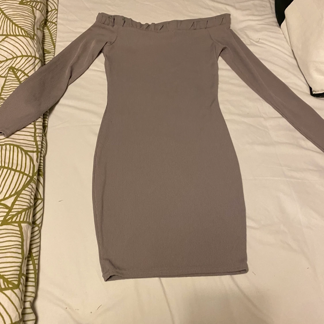 Klänningen från boohoo storlek 32  - 90