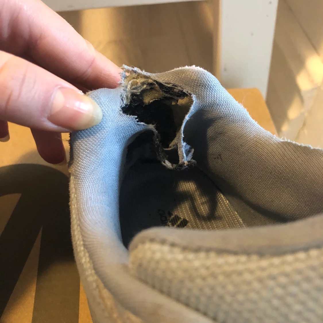 Yeezy 700 V2 Hospital Blue - 90