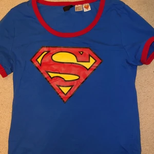 Tshirt strl S - Stålmannen t-shirt strl S. 