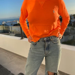 Ralph Lauren - Färgglad collegetröja, säljer pga ej användning för! Skit härlig färg dock.Frakt tillkommer!  Storlek Xs men passar även S och M enligt mig! Pris kan diskuteras