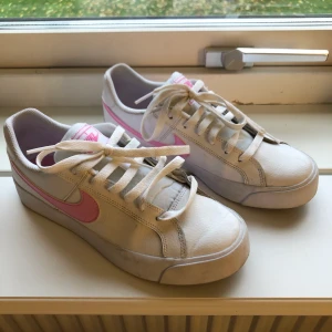 Nike skor - Nileskor i storlek 38💗.                                          Säljs pga att dom är försmå💗.                            Köparen står för frakt💗.