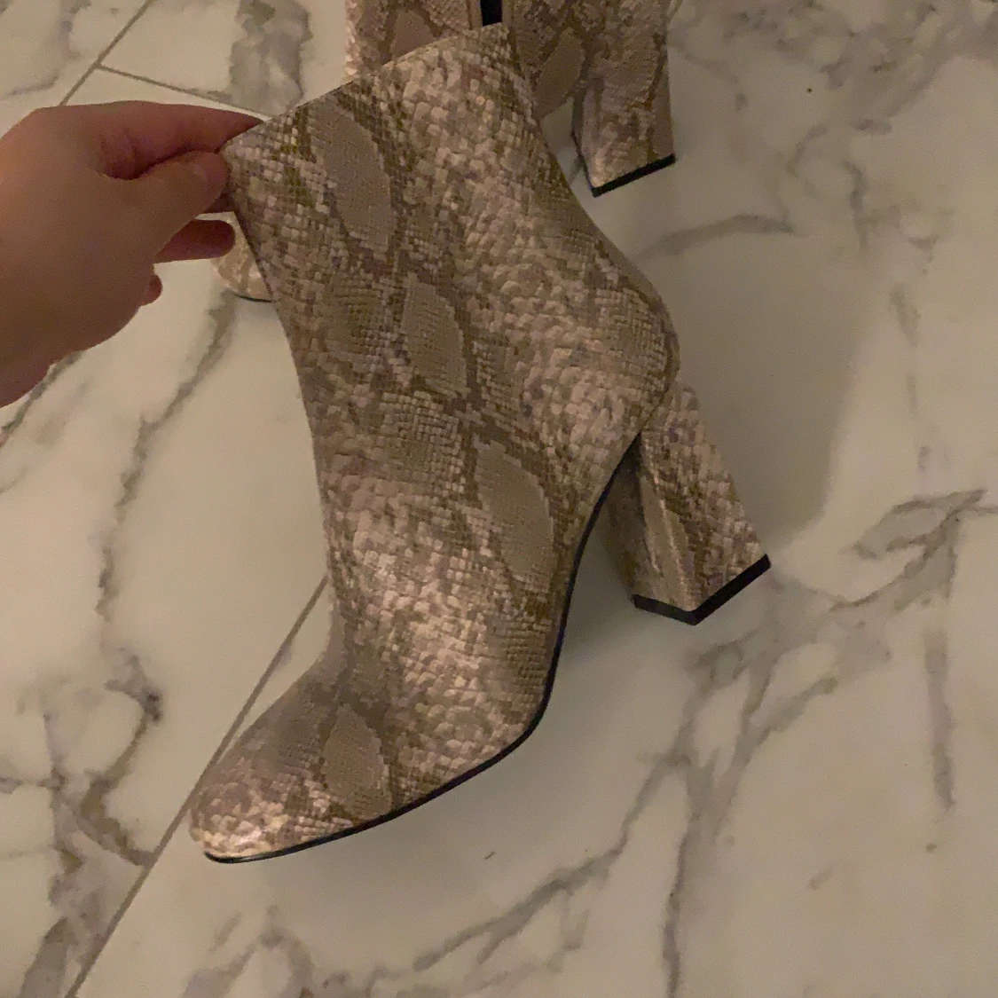 Ormskinnsklackar (ej använda) 