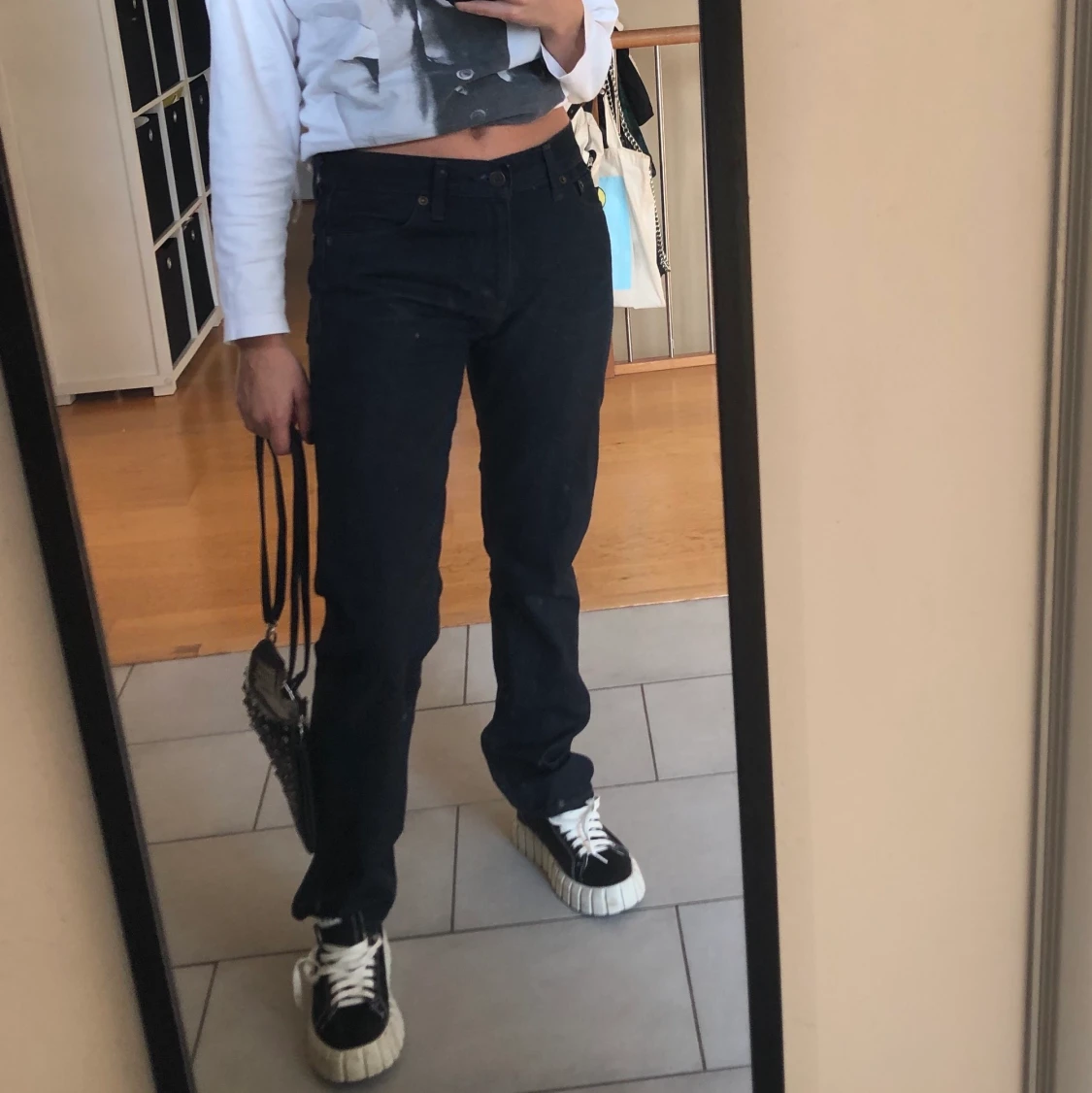 Mörkblåa levi’s jeans - 90