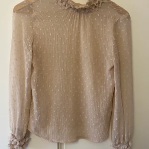 Blus - Fin blus, knappt använd