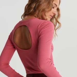 Gina tricot tröja storlek xs - Helt ny & oanvänd tröja från Gina tricot, storlek XS men passar även mig som bär S