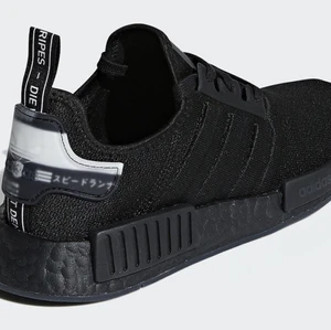 Adidas nmd R1  - Skönaste skorna någonsin!! Använda men är i bra skick. Priset går att diskuteras vid snabb affär. Nypris ca 1800