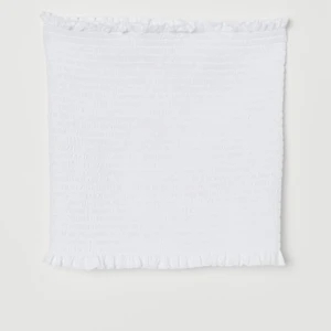 Hm - Helt oanvänd bandeau topp från hm! Finns kvar i svart! Fraktas eller hämtas upp!