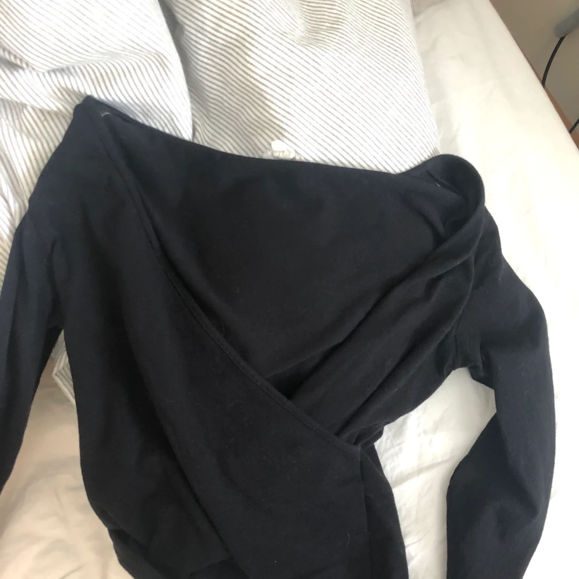 Tunn svart tröja - 90