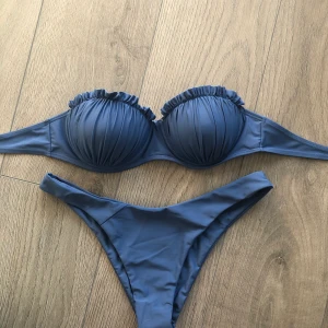 Bikini sheinside  - Bikini från Sheinside. Stl M i överdelen (men trosan är som en S). Helt ny och oanvänd.