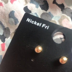 Örhänge - Endast 20kr inkl frakt!!