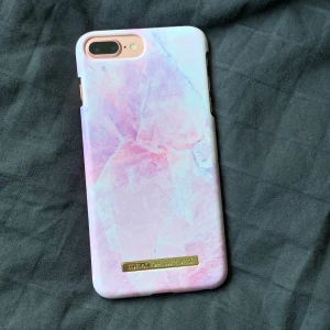 Mobilskal  - Mobilskal från ideal of Sweden som passar till iPhone 7 Plus och 8 plus. Gratis frakt. Ordinarie pris 299kr⚡️💞💫