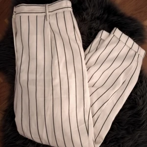  - Snygga byxor från Bershka! Storlek L men mer som M.