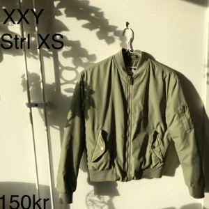  - Bomberjacka från junkyards egna märke XXY