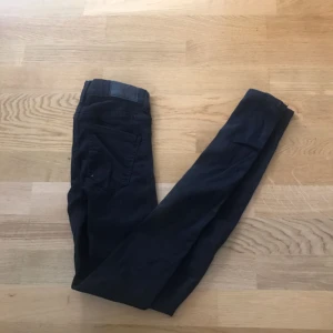  - Aldrig använda Alex jeans från Gina bara testade, säljer eftersom dom är för små