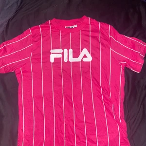 Fila T-shirt  - Aldrig använd, oversized