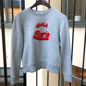 Sweatshirt - Tröja från scotch and soda med cool text på. Nypris 899kr 💗