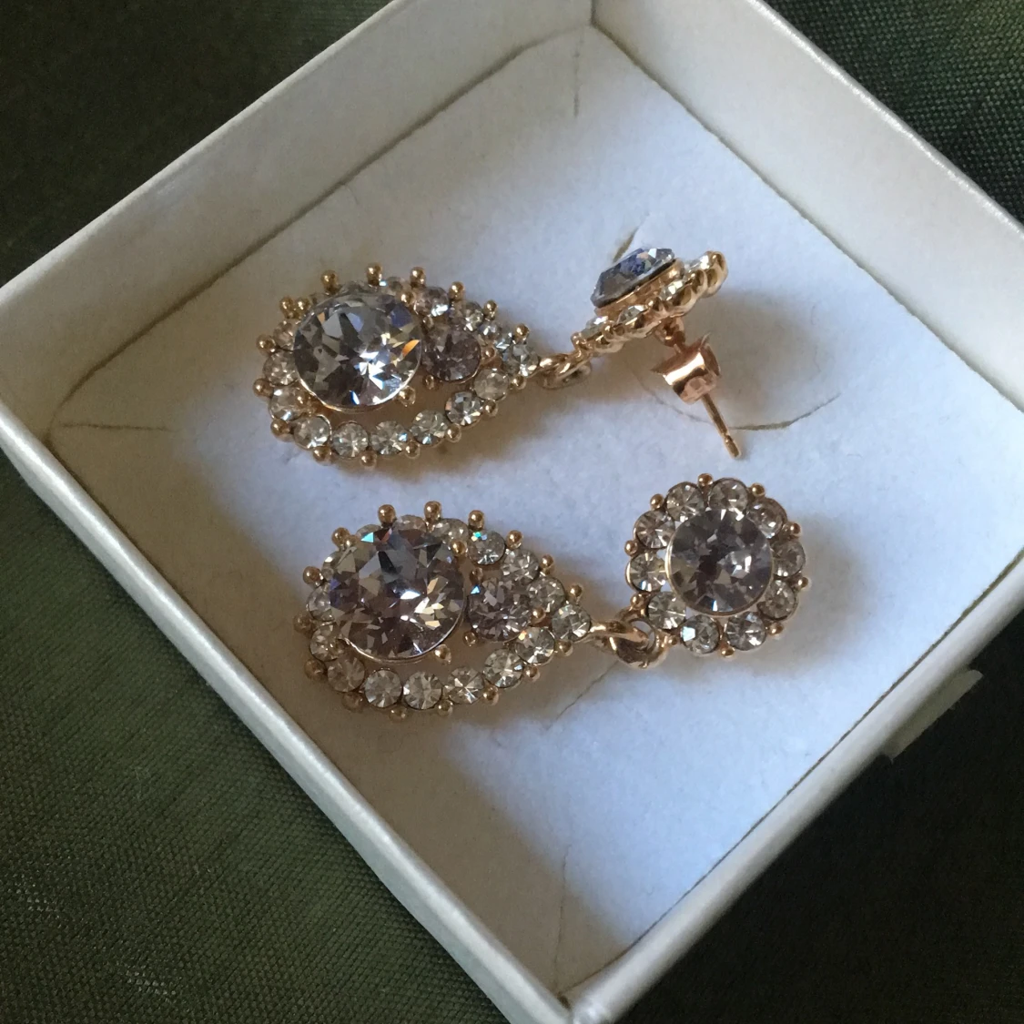 Lyxiga märkesörhängen - 91