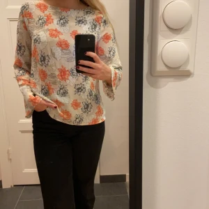 Topp  - Topp från GinaTricot