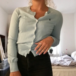 Superfin babyblå kofta💙 - Superfin babyblå kofta från Ralph Lauren i storlek M