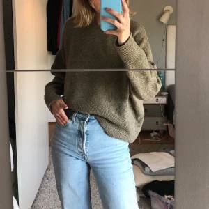 Stickad tröja - Stickad tröja från chiquelle. Stolek S men ganska stretchig och oversize. Sticks inte alls mot huden. Köparen står för frakten🌸