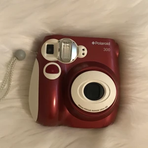 Polaroidkamera - Funkar som den ska. Endast använd ett par gånger! 🤍