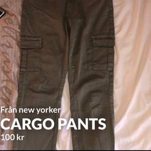 Cargo pants från New yorker. Knappt använda. Mitt pris: 100kr inkl frakt
