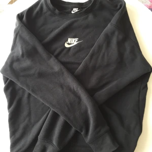 Nike sweatshirt - Fint skick! Startpris 350kr Högsta bud 400kr!