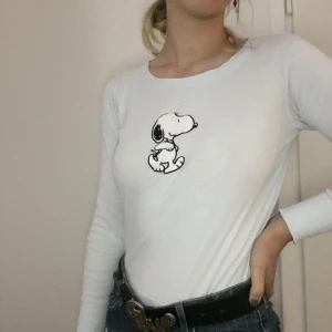 Tröja - Snobbentröja i fint skick, säljs då den inte längre kommer till användning. Möts i Stockholm eller fraktar mot fraktkostnad. Kolla gärna in mina andra annonser också! Tveka inte på att fråga om du har några funderingar🐟🦋🐟🦋🐽🐽🦄🐟💗💕💞