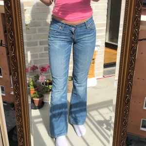 Levis jeans - Superfina lågmidjade jeans från Levis i bra skick. Waist: 27 Leg: 34. Fraktar eller möts upp 💖