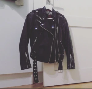  - Fresh kenza 9 jacket in black.