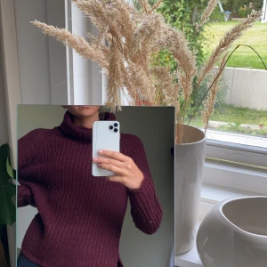 Stickad tröja  - Säljer denna snygga tröja! Använd fåtal gånger. Frakt på 79 kronor tillkommer (spårbar) 👏🏼