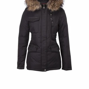 Äkta hollies jacka  - Jätte fin skick på den, helt fel fri. Äkta päls. 