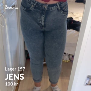 Jens  - Detta är ett par Jens från lager 157 och dom är i passform m fast storleken är L men dom passar L/M i storlek använda 1-3 gånger köpte dom för 300kr och säljer för 100kr jag kan mötas upp i Västerås 